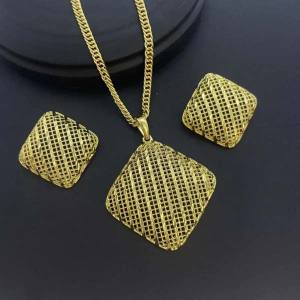 24K Gold-plated Two Piece Copper Jewelry Set India Dubai Jewelry Gold Warped Geometry Necklace Earrings - Image 6