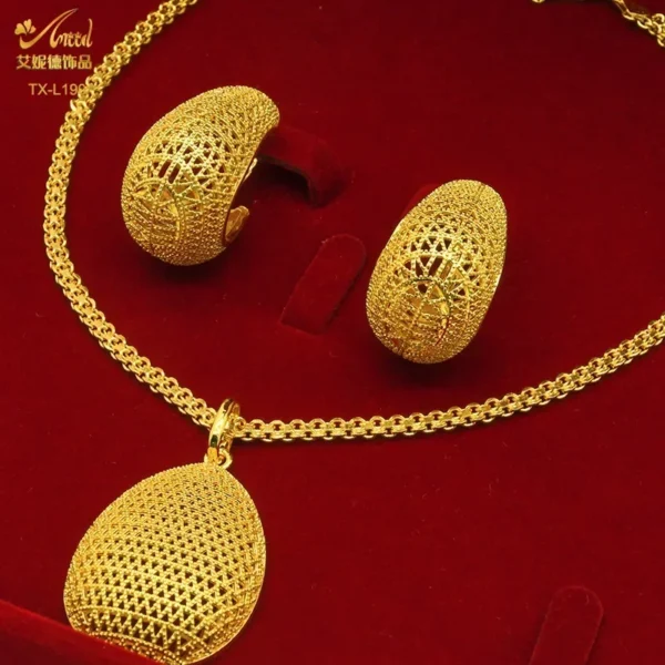 24K Gold-plated Two Piece Copper Jewelry Set India Dubai Jewelry Gold Warped Geometry Necklace Earrings - Image 3