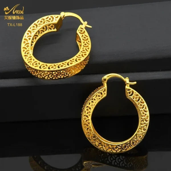 24K Gold-plated Two Piece Copper Jewelry Set India Dubai Jewelry Gold Warped Geometry Necklace Earrings - Image 5
